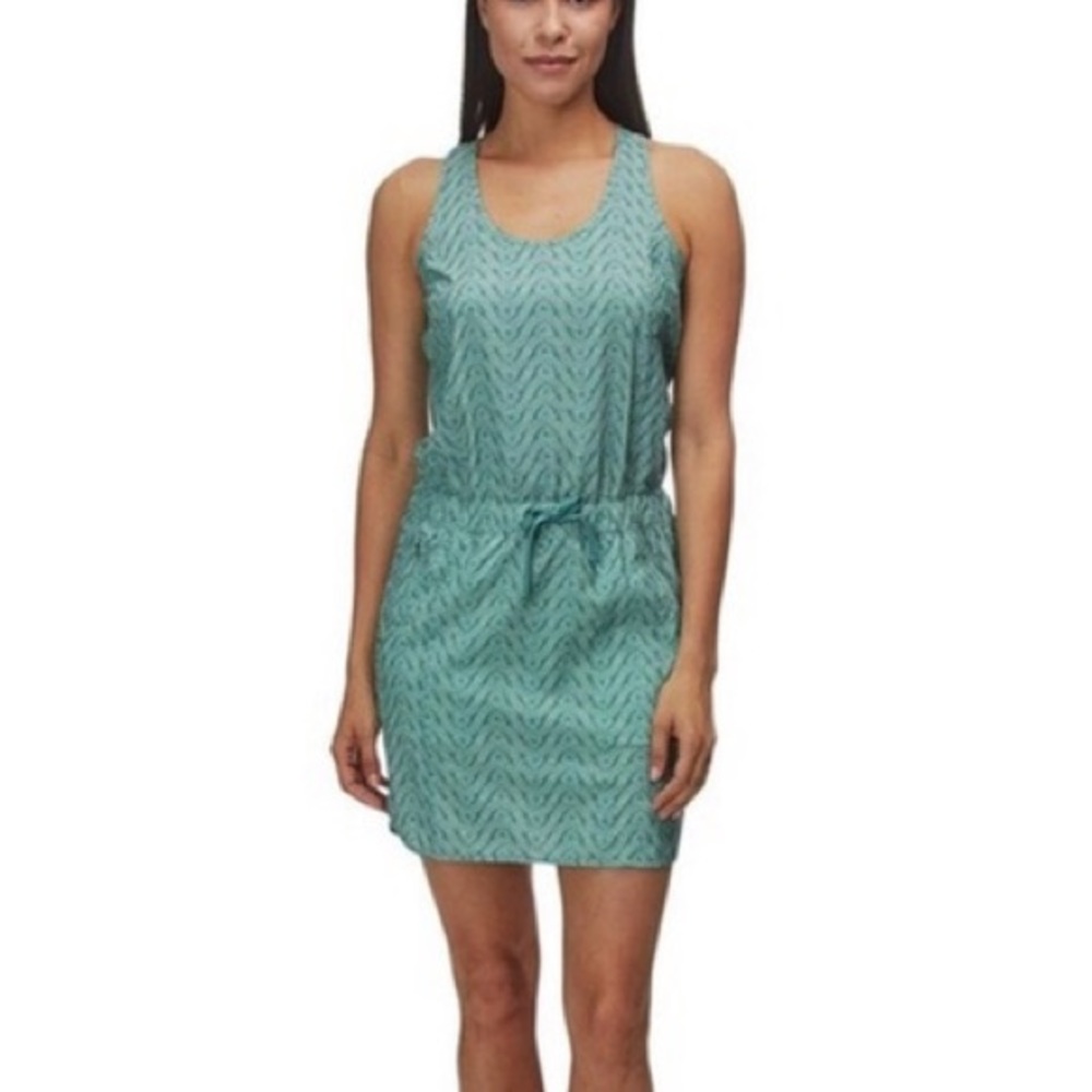 Flattering cinch waist Patagonia dress